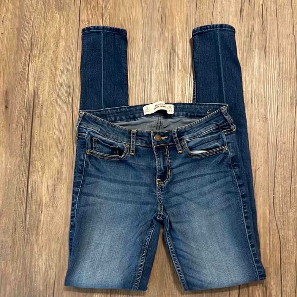 Hollister super skinny Jean size 3Long/ waist 26